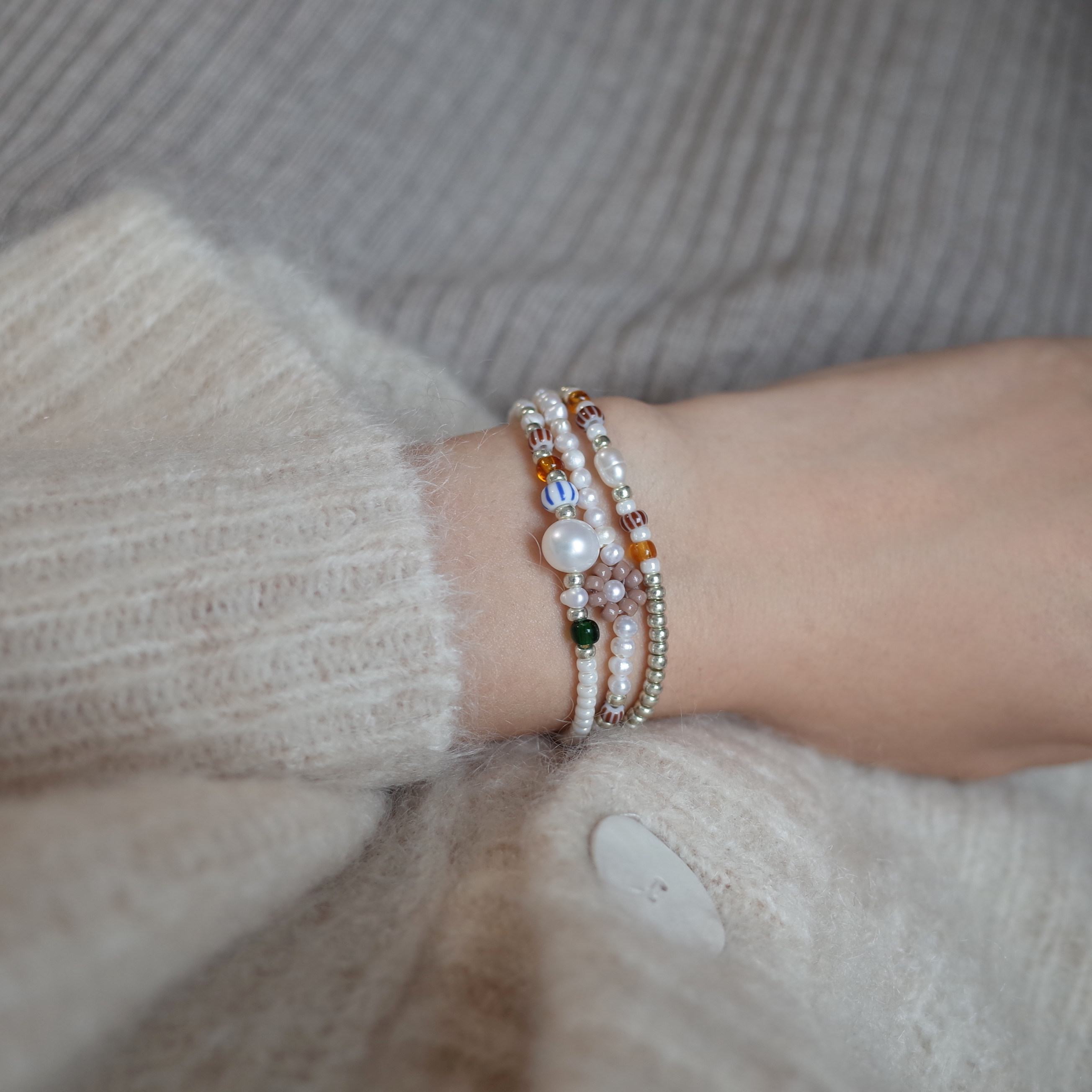 Iamnotnice Hand-made ins Pearl Flower Coloured Glass Color Beaded Hand-made Holiday Fold US 14k Gold Injection