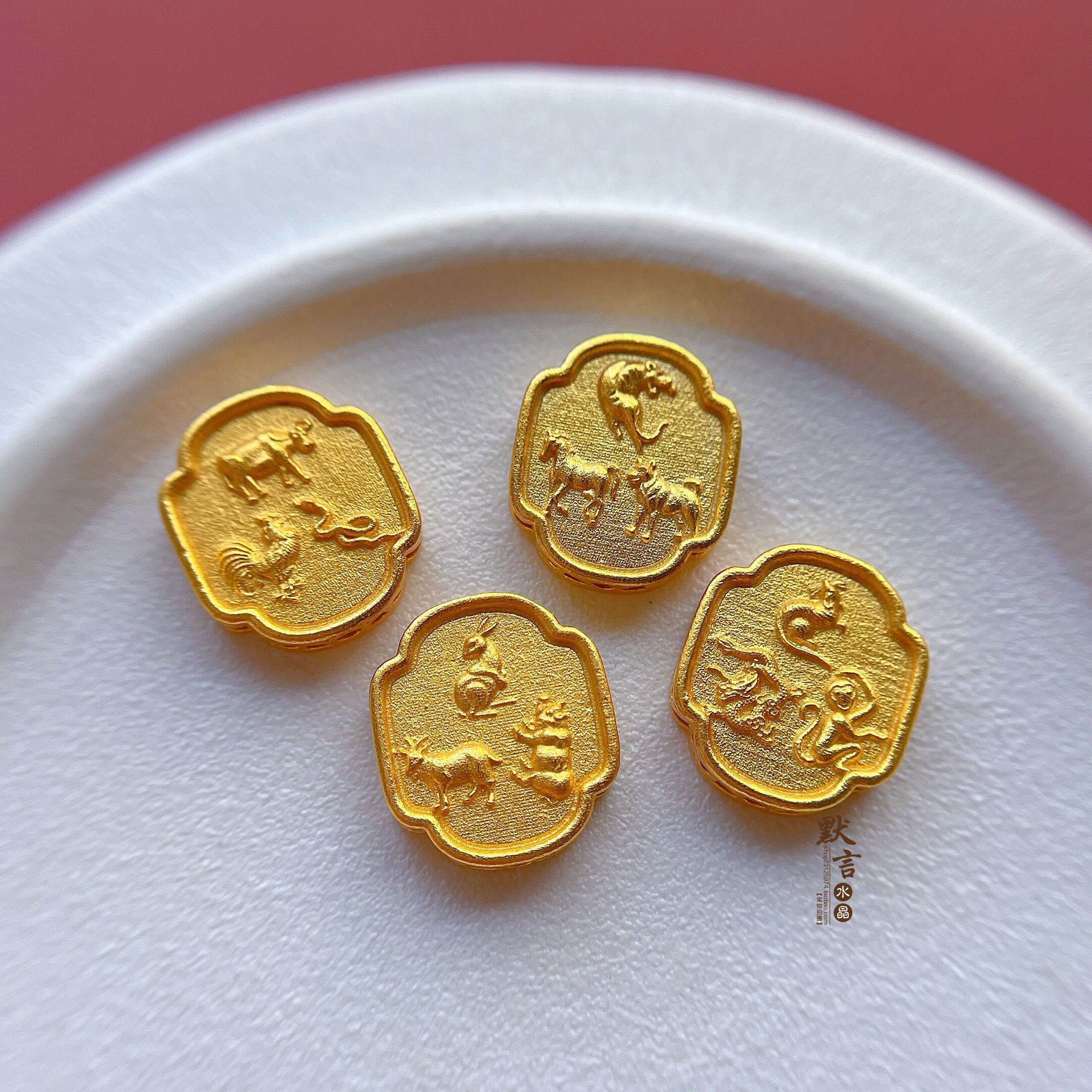 银饰配件 s925古法银镀金配件錾刻三合生肖本命年好运隔珠手牌diy手链编绳
