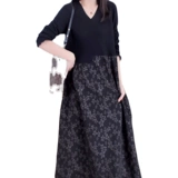 Демисезонное зимнее платье, ретро лонгслив, яркий броский стиль, по фигуре, коллекция 2021, французский ретро стиль, V-образный вырез