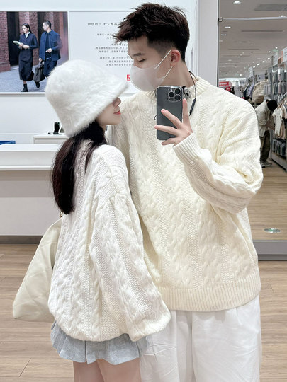Unique Couple Outfits for Autumn and Winter 2024, White Cable Knit Sweaters for Men and Women, High-End, Lazy Style, Suitable for Marriage Registration, Thickened
