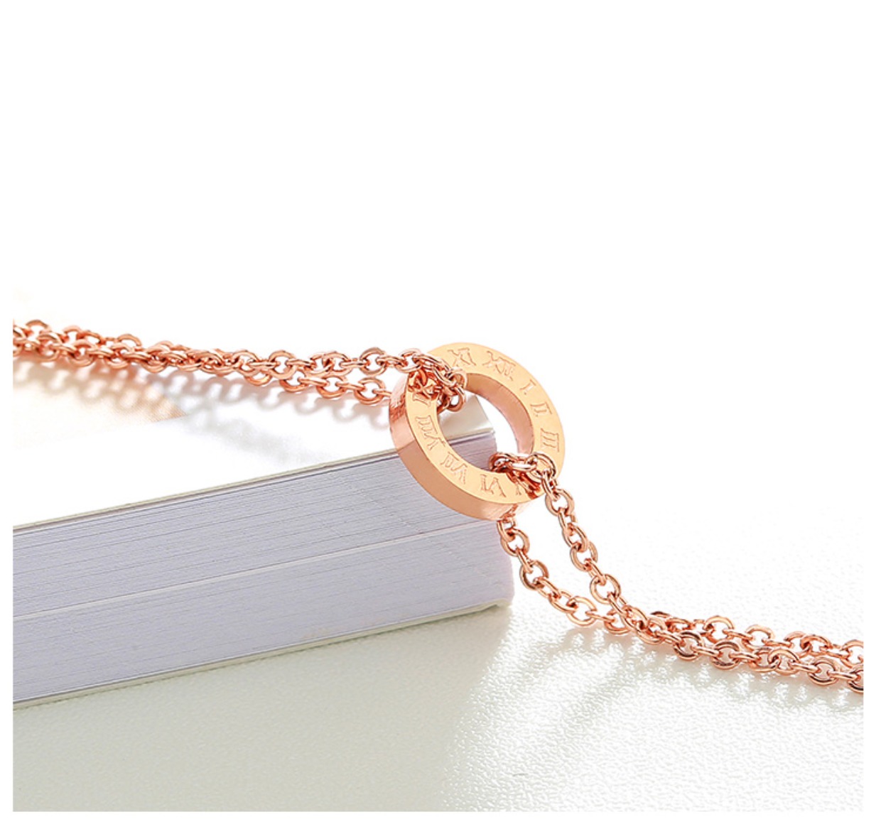 Nhật Bản và Hàn Quốc phiên bản thời trang mạ vàng hồng 18K vòng chân vàng nữ tua rua đôi bằng thép titan màu vàng La Mã vòng chân vòng chân vòng chân phong cách tây âu