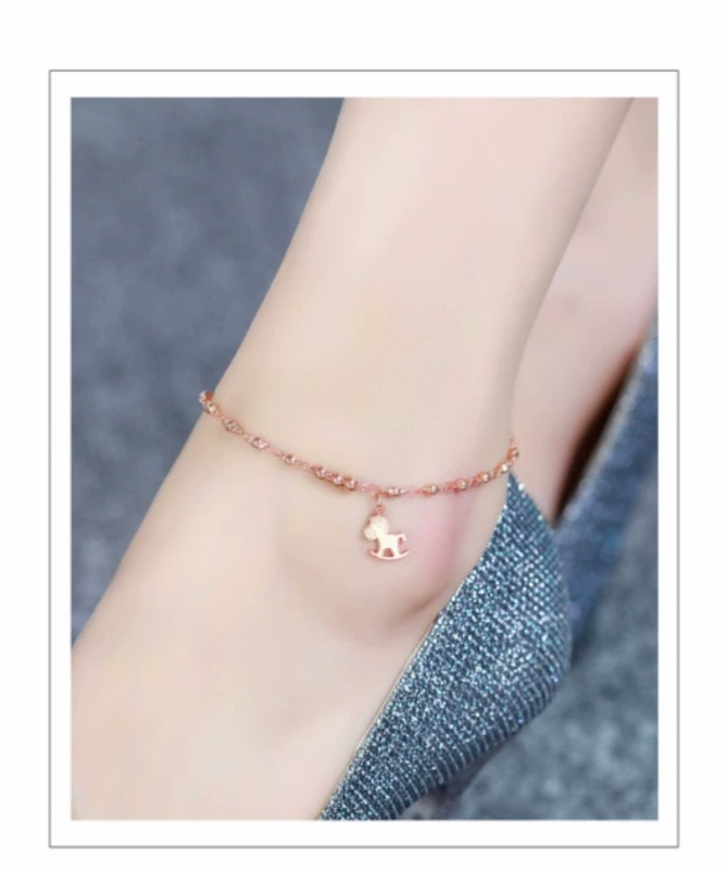 Chuông ngựa gỗ nhỏ hai vòng vòng chân nữ mạ vàng hồng 18K phiên bản Hàn Quốc của chuỗi chân vàng màu sắc không làm phai chuỗi mắt cá chân những mẫu lắc chân đẹp nhất