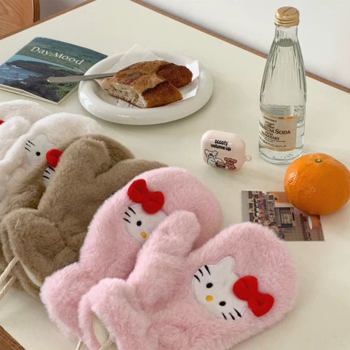 Милые мягкие демисезонные перчатки