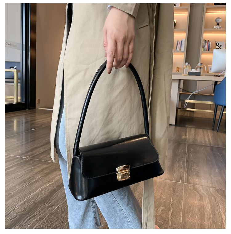 Femmes Moyen Faux Cuir Couleur Unie Style Vintage Style Classique Bloquer Sac À Main display picture 39