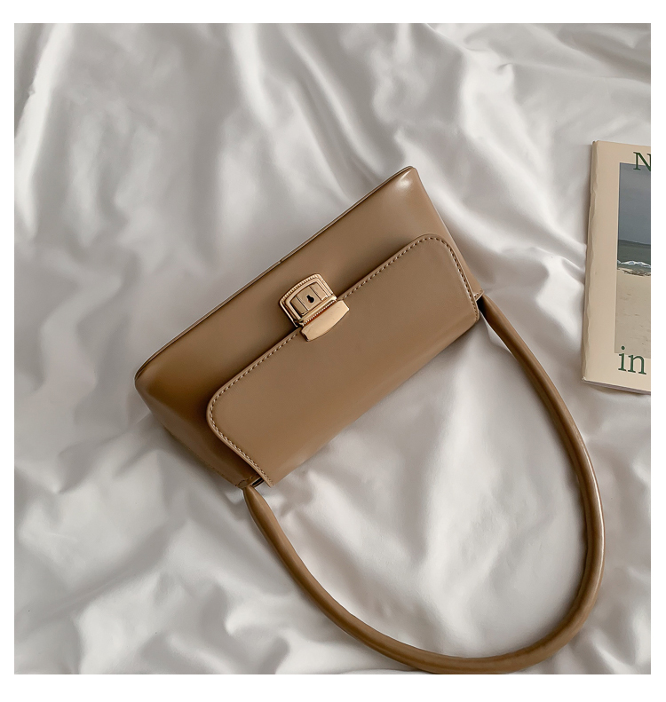 Femmes Moyen Faux Cuir Couleur Unie Style Vintage Style Classique Bloquer Sac À Main display picture 13