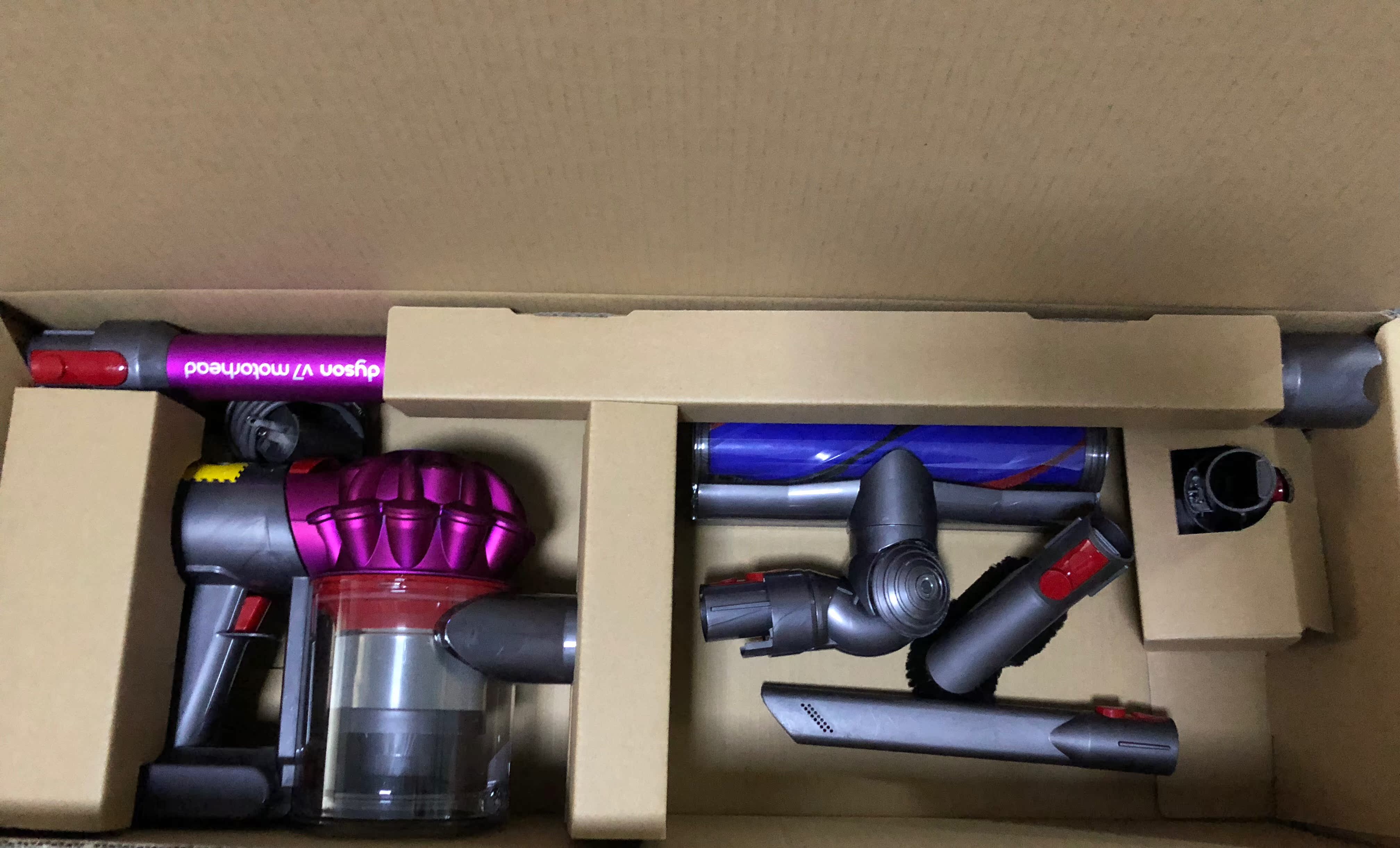 may hut bui oto Phiên bản Mỹ của máy hút bụi Dyson V7 nguyên bản bốn đầu xe gia đình có đầu hút không dây lớn ngoài máy hút bụi cầm tay - Máy hút bụi hút bụi ô tô