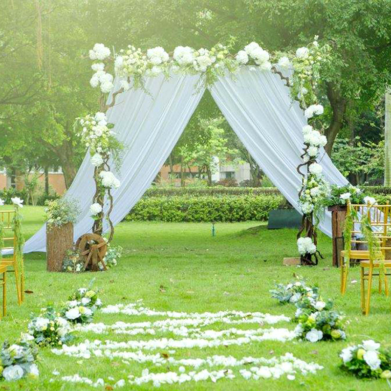 New lawn forest wedding props happiness door arch wood pile flower door tree stump background decoration wedding decoration