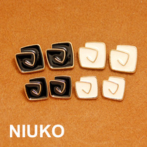 NIUKO square minimalist flower metal button black and white large coat decorative button clasp Fashion Accessories Woman 100 hitch