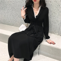 Large size French retro knee dress female Early autumn wear female fat MM waist strap Hepburn V neck skirt