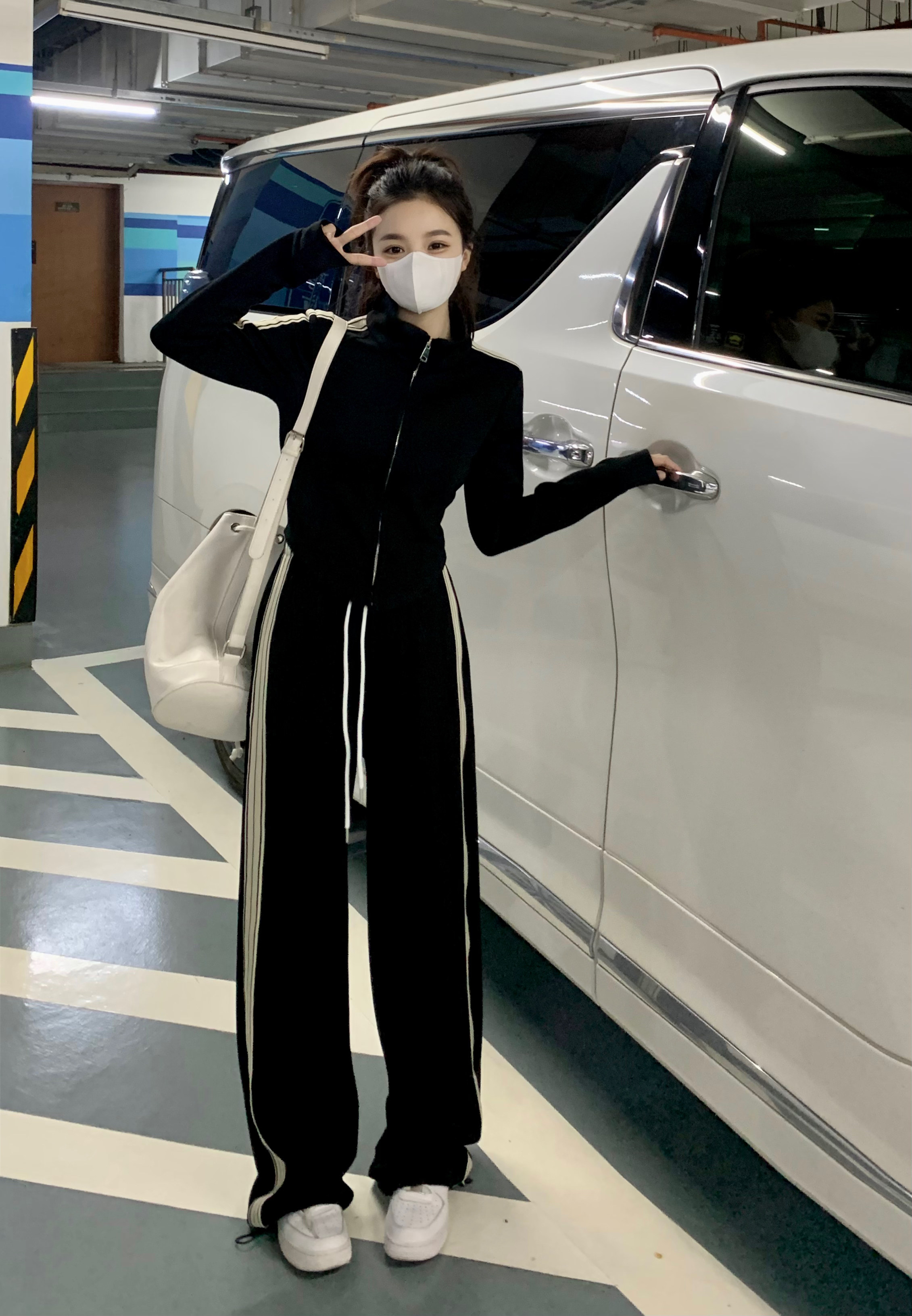 Стильные костюмы 大码休闲运动套装女秋季2025新款黑色显瘦外套高腰显瘦长裤两件套