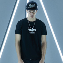 Discovery outdoor spring and summer mens short-sleeved T-shirt Modal stretch shark element sports counter