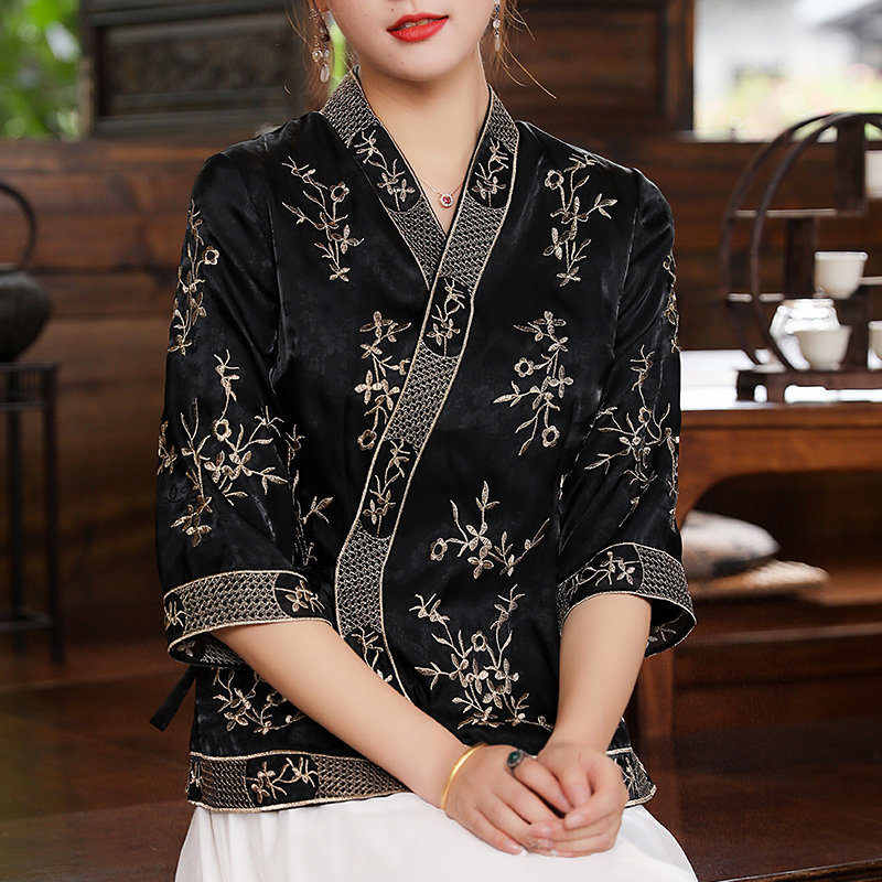 Antique women's summer thin section retro Chinese style embroidery improved Hanfu short straps loose ethnic style top