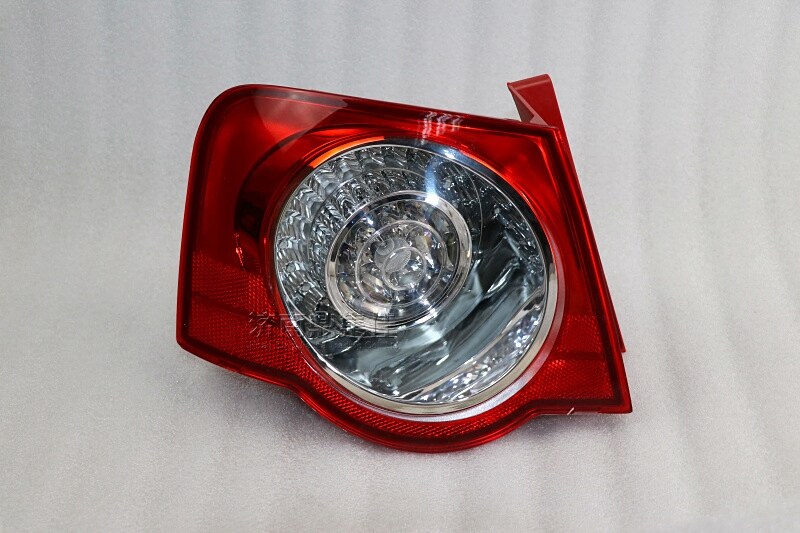Suitable for the old Magotan rear taillight assembly, rear taillight lampshade lamp housing, rear brake light, position indicator and width indicator