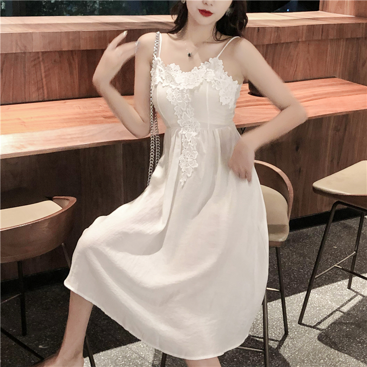 VK旗艦店 韓系露背系帶復古蕾絲花朵邊細肩帶無袖洋裝