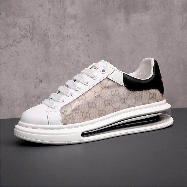 New stars with the same model McQuinn genuine leather breathable small white shoes Bee Air cushion heightening 100 lapped Korean version Couple board Shoe Men