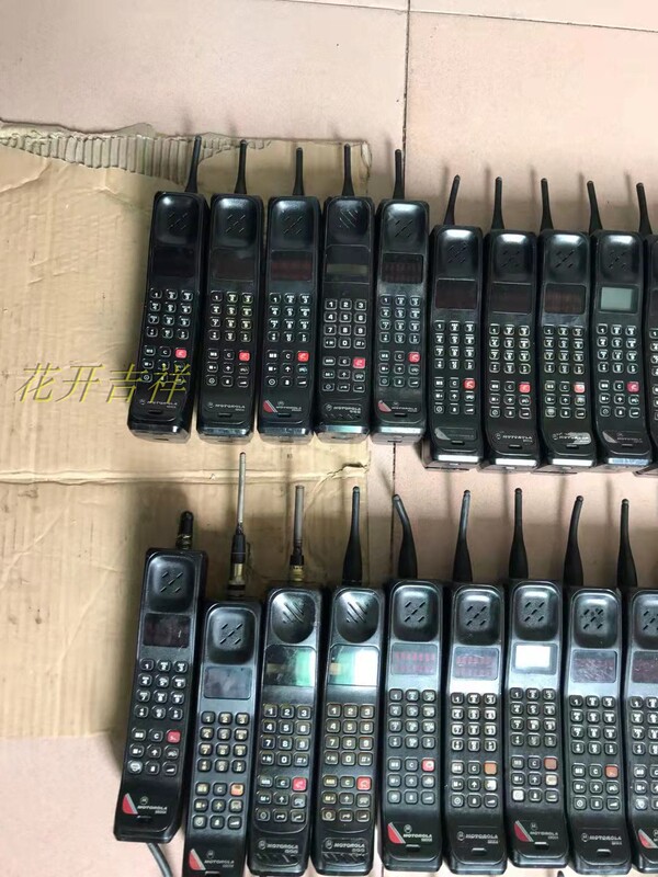 Antique and Antique Telephone 8090S Motorola Big Brother Classic Nostalgic Mobile Phone Old Object Brick Phone
