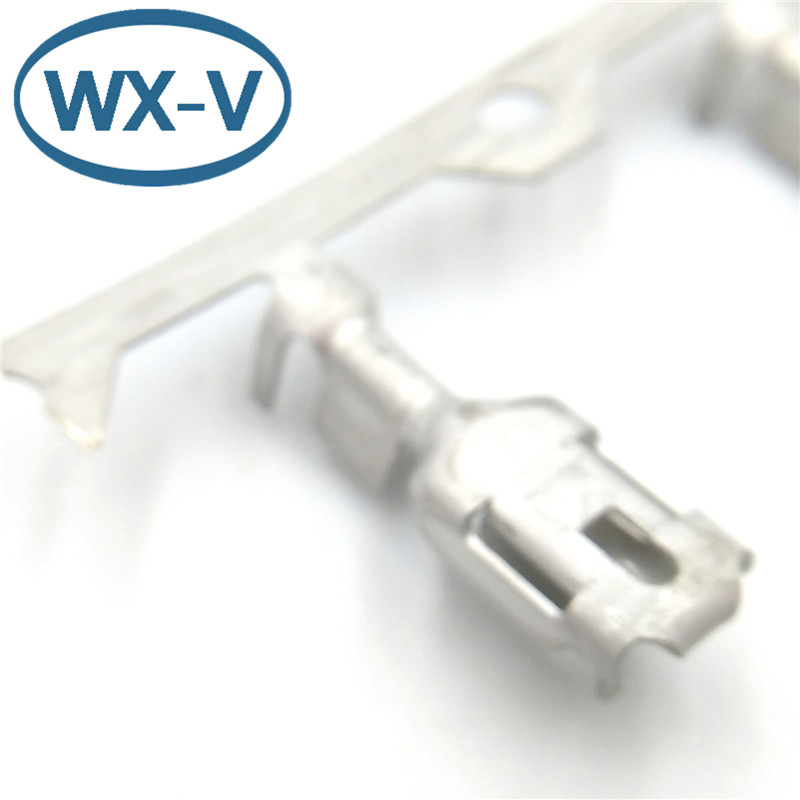 154717-3 Terminal imported original car wiring harness docking can be matched with sheathed plastic shell plug car wire