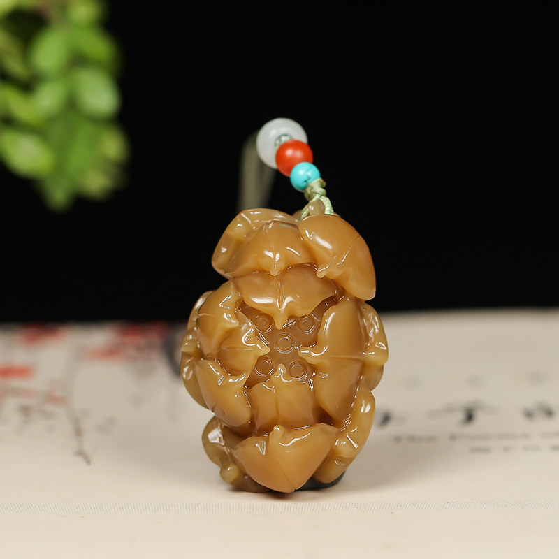 Xinjiang and Tian jade and weekend sugar lotus pendant flower open rich and expensive pendant female jade pendant natural jade 16 68g