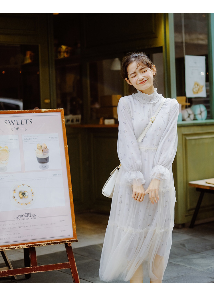 Mang như nước Mang năm tuổi ngọt ngào váy tiên sang trọng nhẹ nhàng siêu cổ eo cô gái yêu đầu tiên váy hoa váy trắng nhún eo	