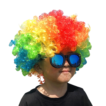 Wigs afro ທີ່ມີສີສັນຂອງເດັກນ້ອຍແຕ່ງຕົວເປັນຕົວລະຄອນຕະຫລົກ