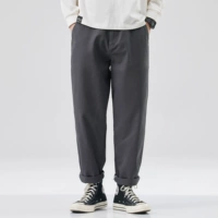 Темно -серой