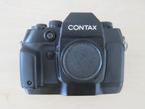 Классическая камера CONTAX AX с автофокусом подходящая для мануальных объективов