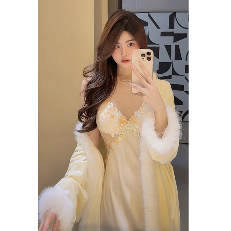 Autumn and Winter Island Velvet Pajamas, Feminine Lace Backless Long Slip Dress, Nightgown, Home Wear Set with Chest Pads