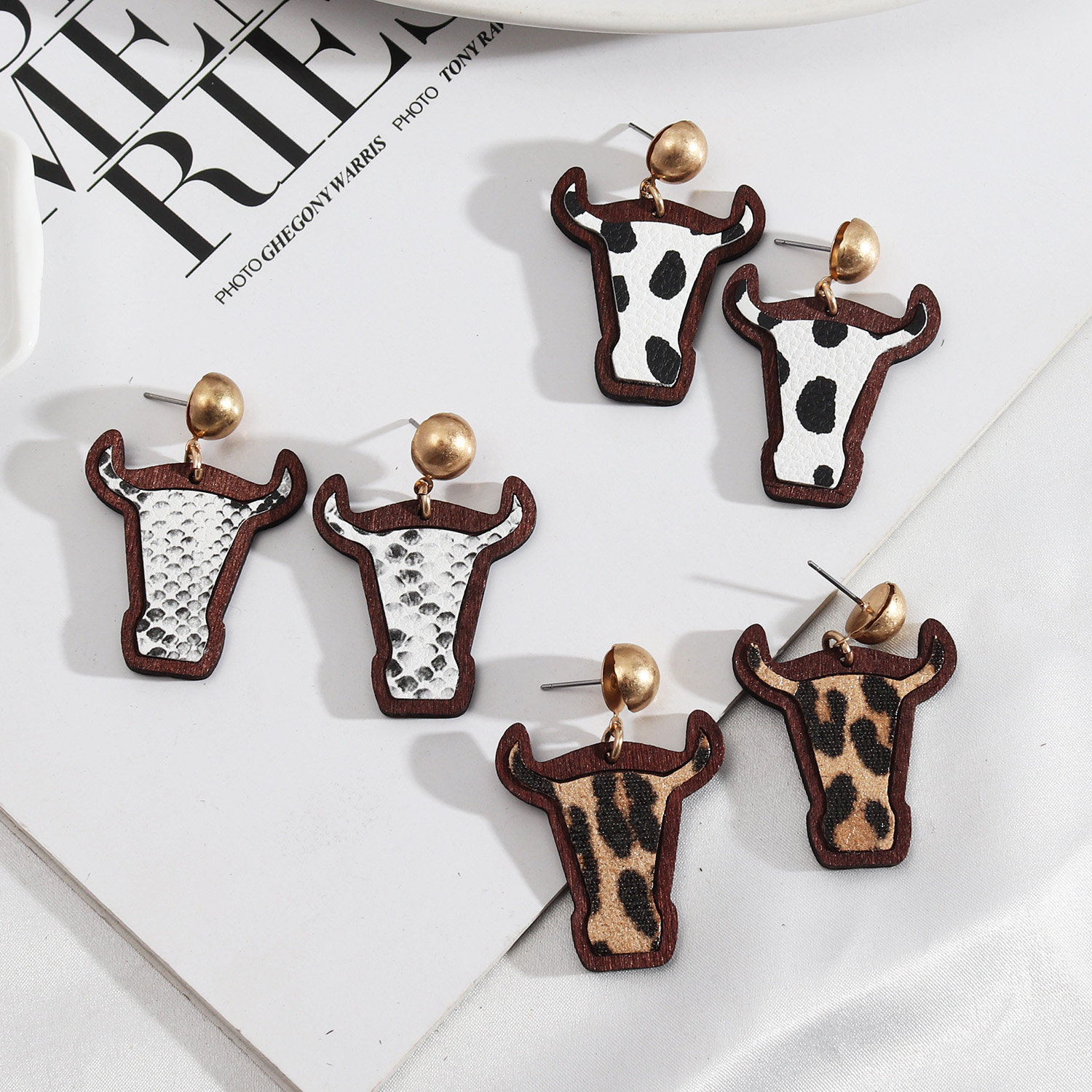 1 Pair Hip-hop Bull Head Leopard Pu Leather Wood Women's Drop Earrings display picture 1