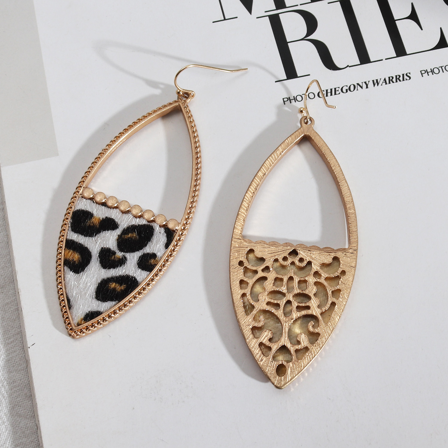 1 Pair Casual Stripe Leopard Alloy Plating Hollow Out Women's Drop Earrings display picture 4