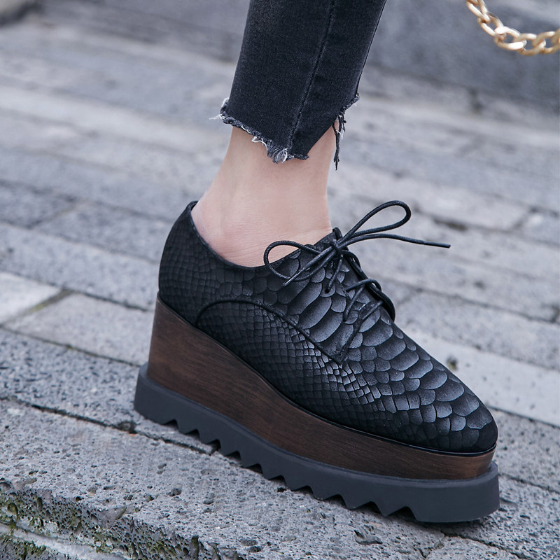 2022 spring and autumn new leather lace-up shoes women's all-match thick bottom fish scale pattern muffin casual high heel wedge heel women's shoes