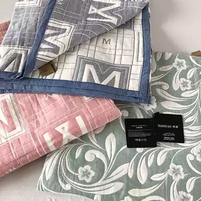 Sucking double layer yarn covering blanket soft breathable antibacterial cotton gauze summer cool thin quilt air conditioning is special