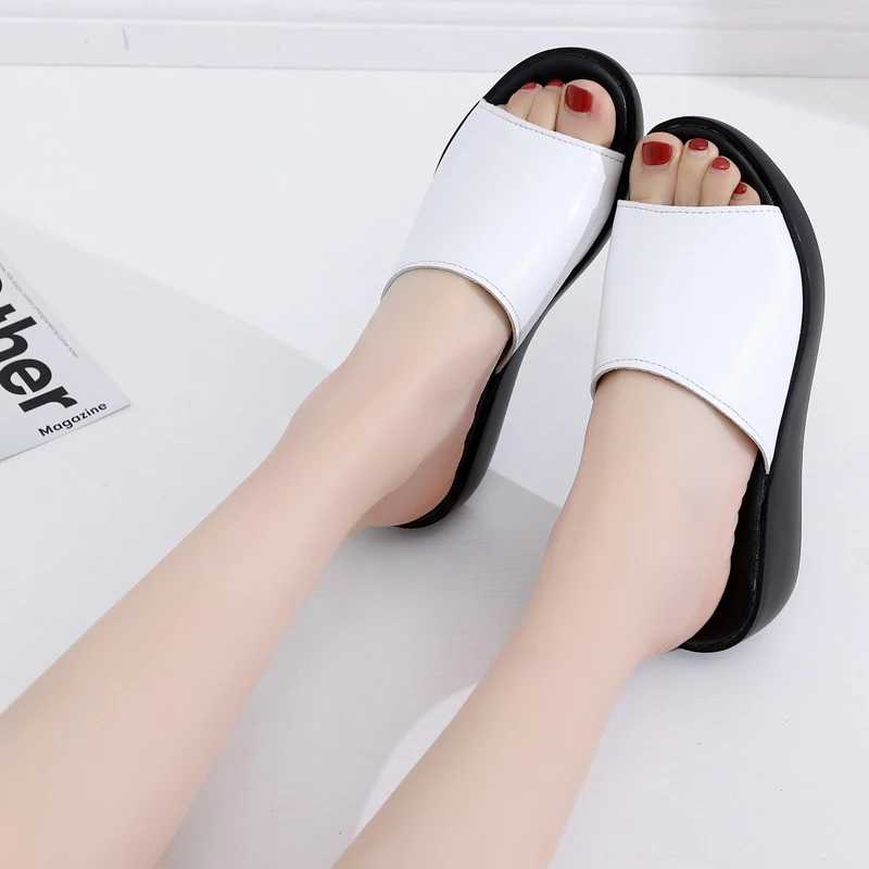 Special custom length foot high and low shoe size for people with physical and mental disabilities The size of the shoes is only heightening the slope heel leather slippers women's shoes