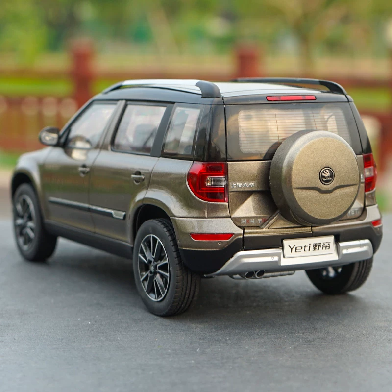 1:18 оригинальная модель автомобиля SUV Volkswagen Skoda YETI off-road от Shanghai (Shanghai Volkswagen Skoda YETI)
