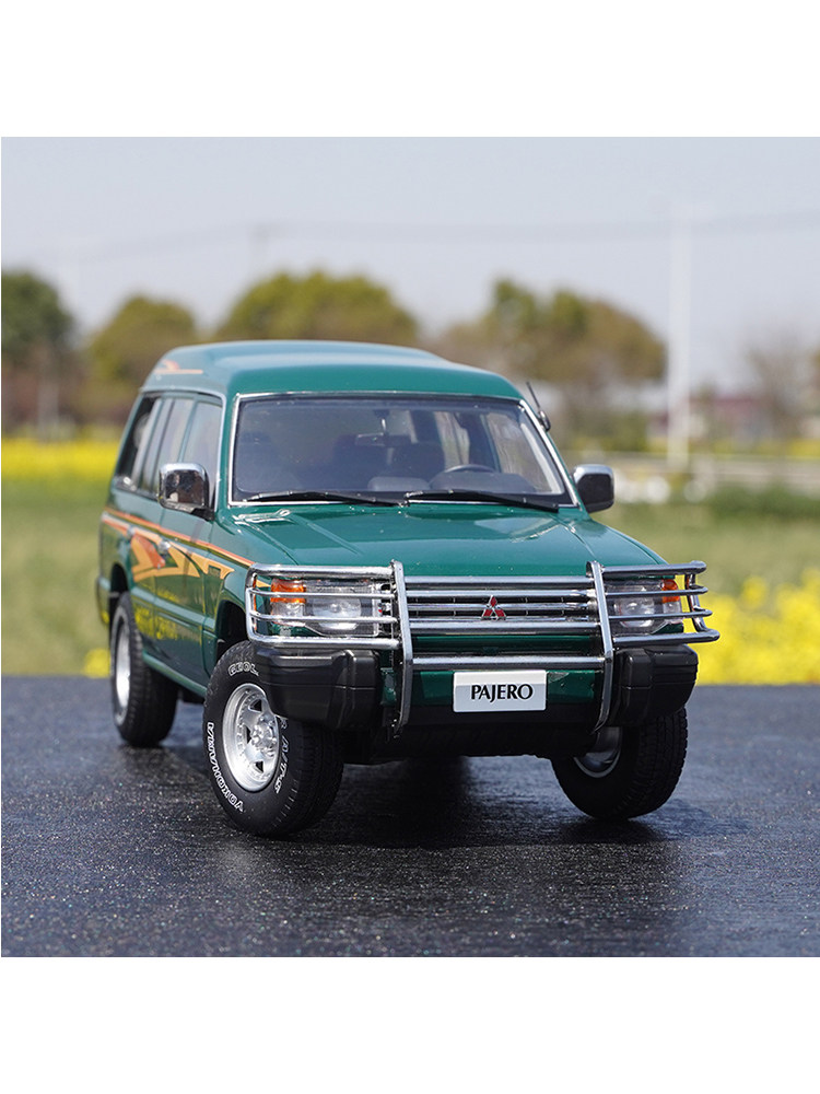 1:18 Mitsubishi Pajero V31 Jeep Off-Road Vehicle Alloy Simulation Car Model Mc&Sunyork Car Model