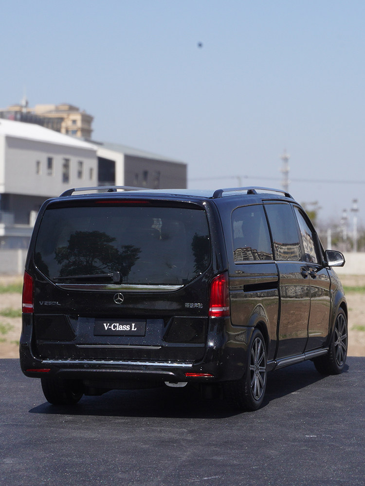1:18 Original Mercedes-Benz V260L V-Class Mpv Viano Business Car Alloy Simulation Car Model for Collection and Gift Giving