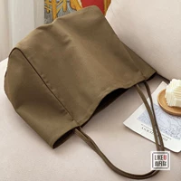 Темно коричневый