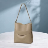 Кожаная сумка через плечо, вместительные и большые бретели, сумка на одно плечо, воловья кожа, из натуральной кожи