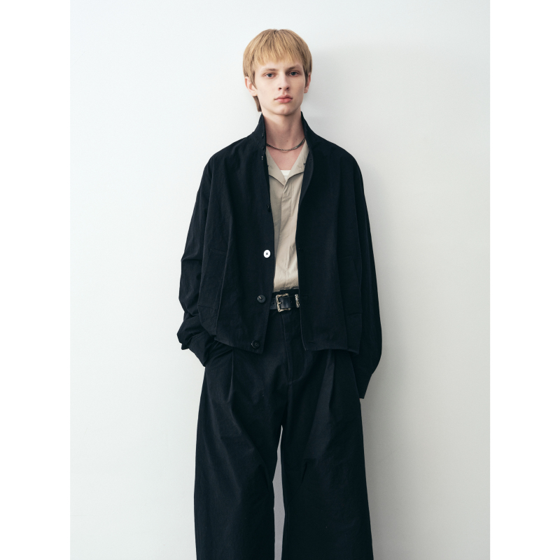 Grainmustard “Pleated Jacket” Long-Staple Cotton Salt-Shrunk Jacket with Stand Collar and Pleated Coat Grainmustard “Pleated Jacket” Long-Staple Cotton Salt-Shrunk Jacket with Stand Collar and Pleated Coat