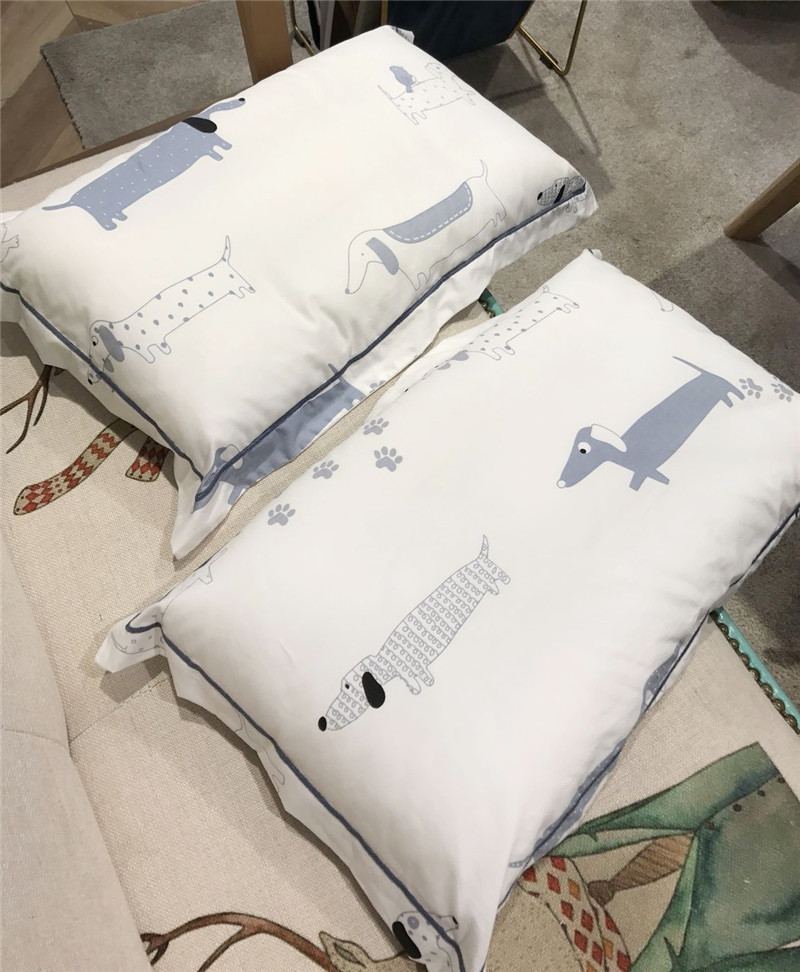 Bộ phim hoạt hình cotton gối trẻ em mẫu giáo gối đơn ở lại dễ thương gối con chó con 30x50cm 40x60cm gối hơi cao cấp