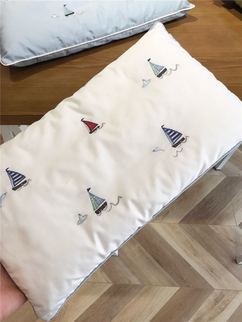 60 chiếc gối thêu bông dài chủ yếu Vỏ gối hoạt hình cho trẻ em Gối 30x50cm Gối trẻ em 40x60cm gối cao su non cho người lớn