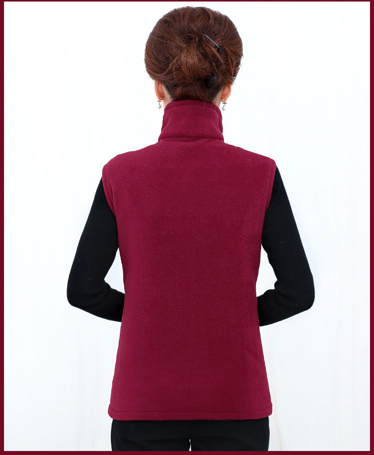 Mùa thu và mùa đông lông cừu vest nữ vest vest vai áo khoác lông cừu nữ cardigan thể thao ngoài trời mẹ tải trung và già váy đầm cho người 60 tuổi