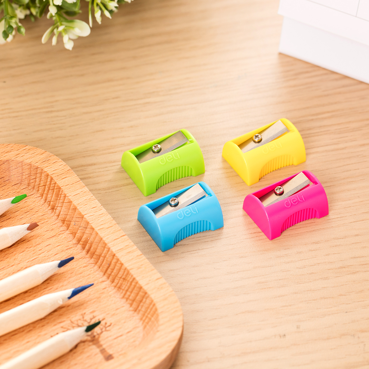 Deli 0594 pencil sharpener Simple pencil sharpener Pencil planer small student pencil sharpener stationery full of 59 yuan