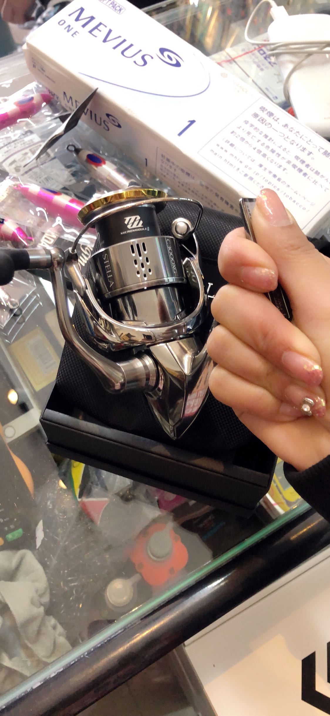 Shimano 2018 new shimano Stella NEW STELLA spinning wheel fishing reel C3000XG spot