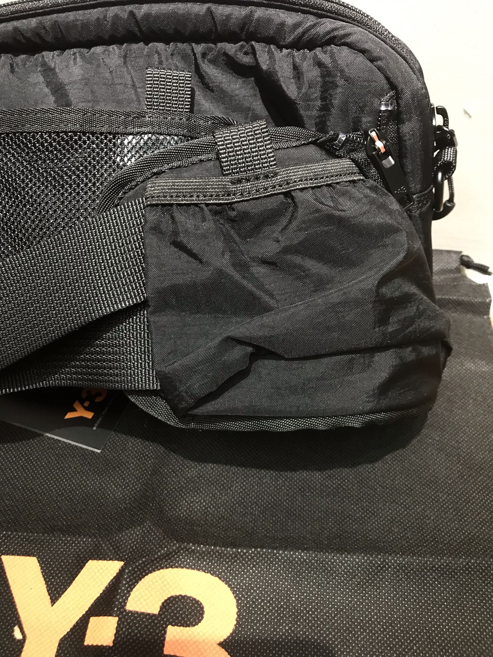 Y-3 Messenger Bag Ngực Bag Đàn ông và phụ nữ với bộ ba màu tối mùa thu và mùa đông 2019 - Túi vai đơn túi xách lv