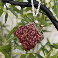 Темно-красные бронзовые благоприятные облака, согласно картинке.