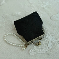 Черная роза, согласно фотографии