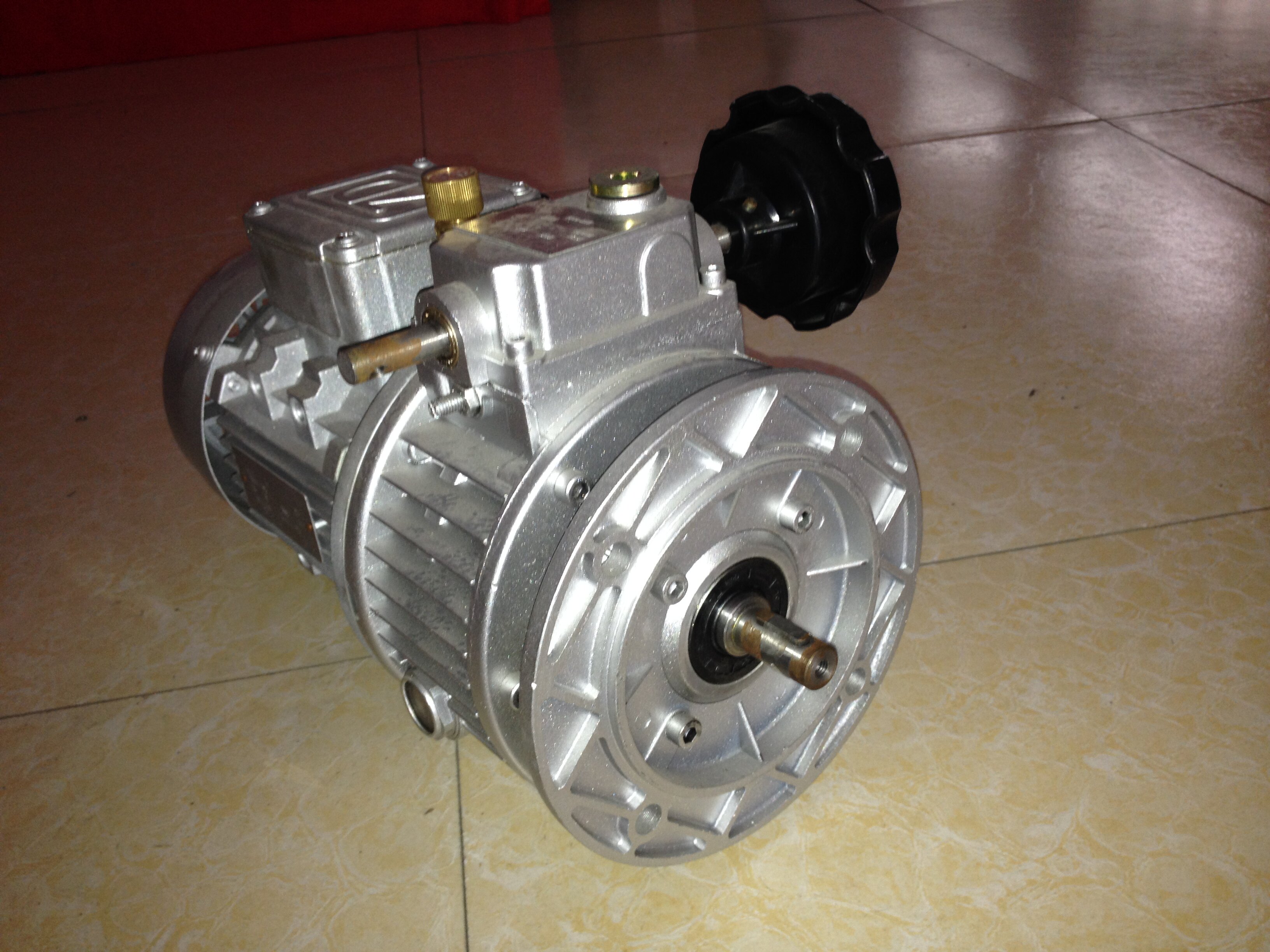 MB07 series HCJM Dingyi UDL0 75 and JWB0 18-7 5kW stepper gearwheel speed regulator