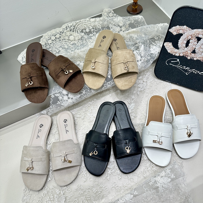 Designer Genuine Leather Metal Buckle Flat-Soled Women's Casual Versatile Open-Toe Beach Slippers