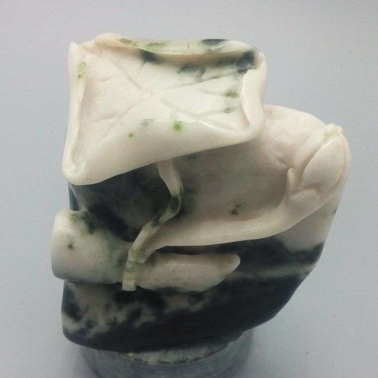 Natural Nanyang Dushan Jade One Pint Clean 3 Small Ornaments