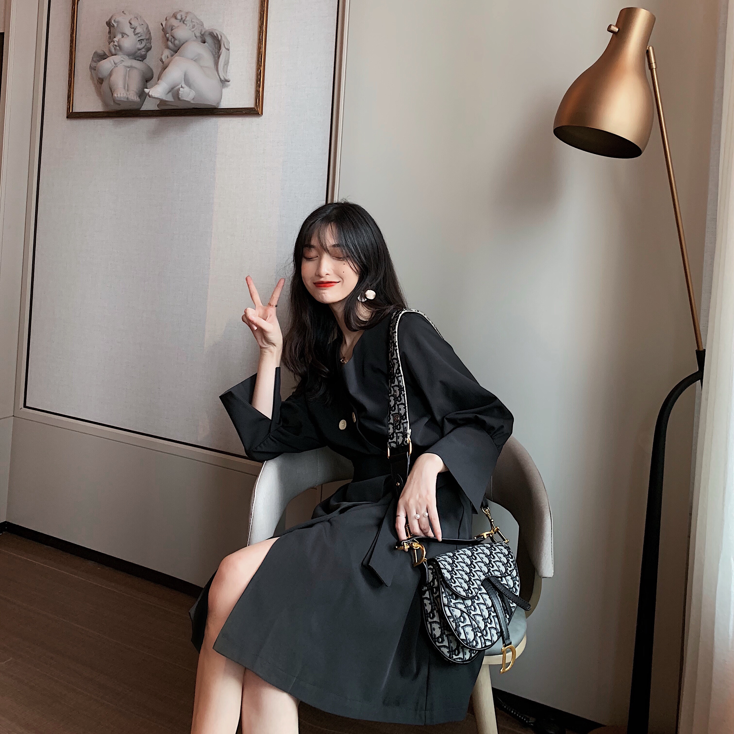 VK旗艦店 韓系雙排扣露鎖骨顯氣質系帶長袖洋裝